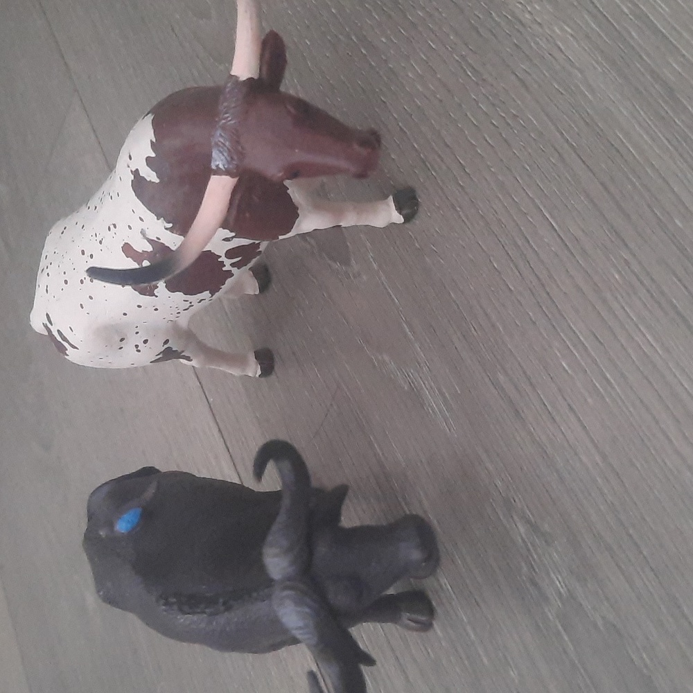 Farm animals figurines